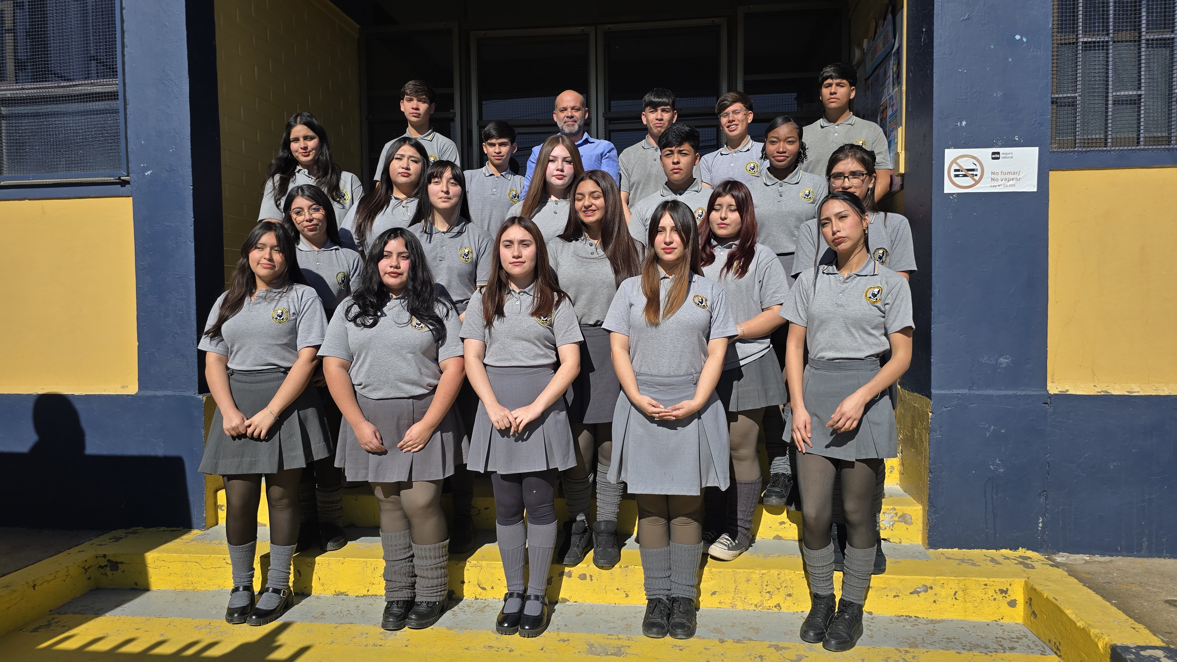 Estudiantes en patio